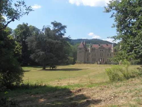Aire Naturelle Château de Valogne 5