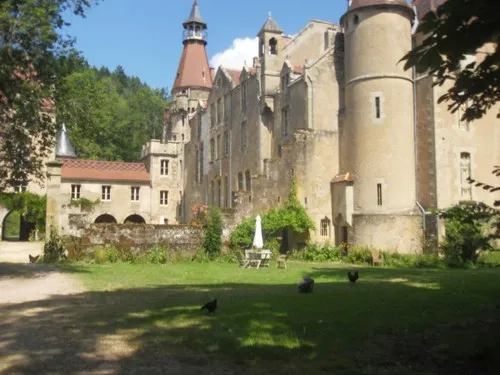 Aire Naturelle Château de Valogne 3