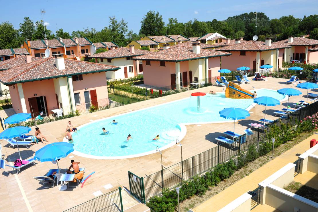 Airone Bianco Residence Village 4