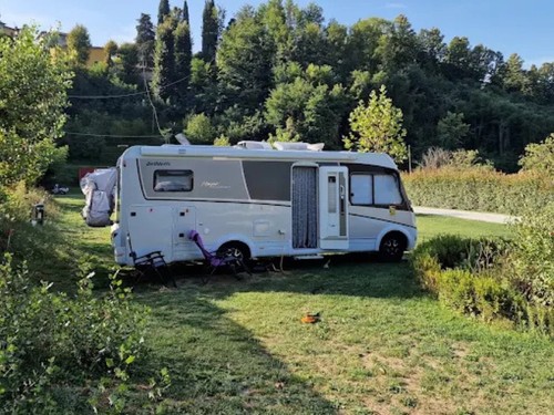 Area Sosta Camper - La Cantina Del Vino Barga 2