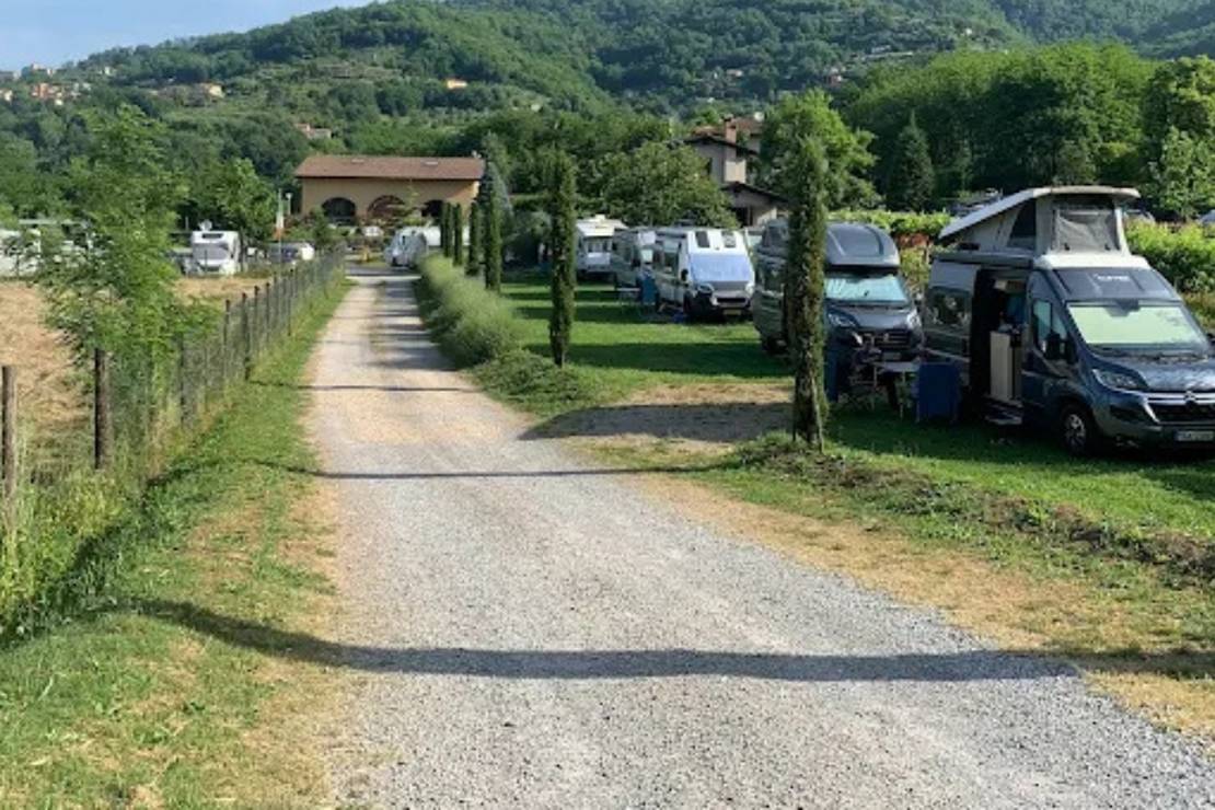Area Sosta Camper - La Cantina Del Vino Barga 4