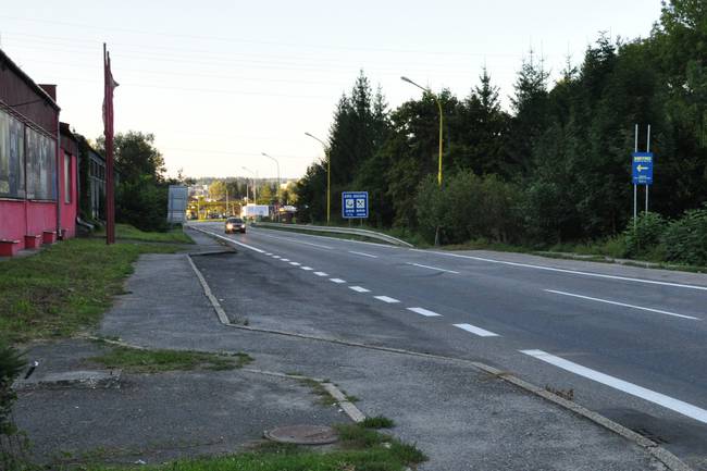Die Straße direkt neben dem CP. Erst am späten Abend wird es hier ruhige. Am Morgen wird die Straße jedoch schon sehr früh stark befahren. 