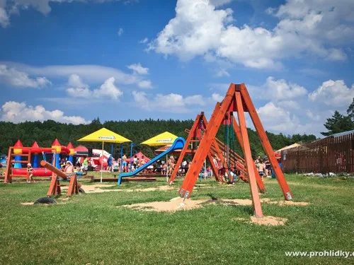 Autokemp Wilsonka na Dalešické přehradě 6