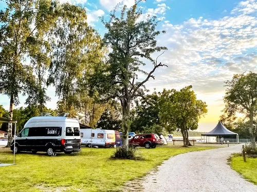 Barracuda Beach Camping am See 10