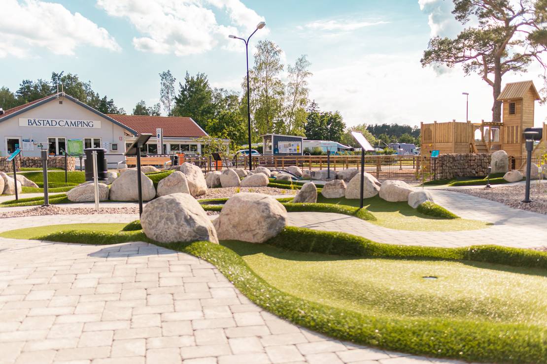 How far from the beach is Bastad Camping?