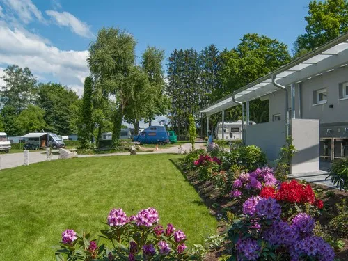Busses Camping am Möslepark, Freiburg 5