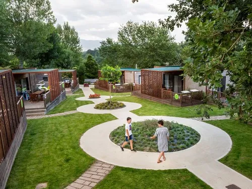 hu Norcenni Girasole village 6