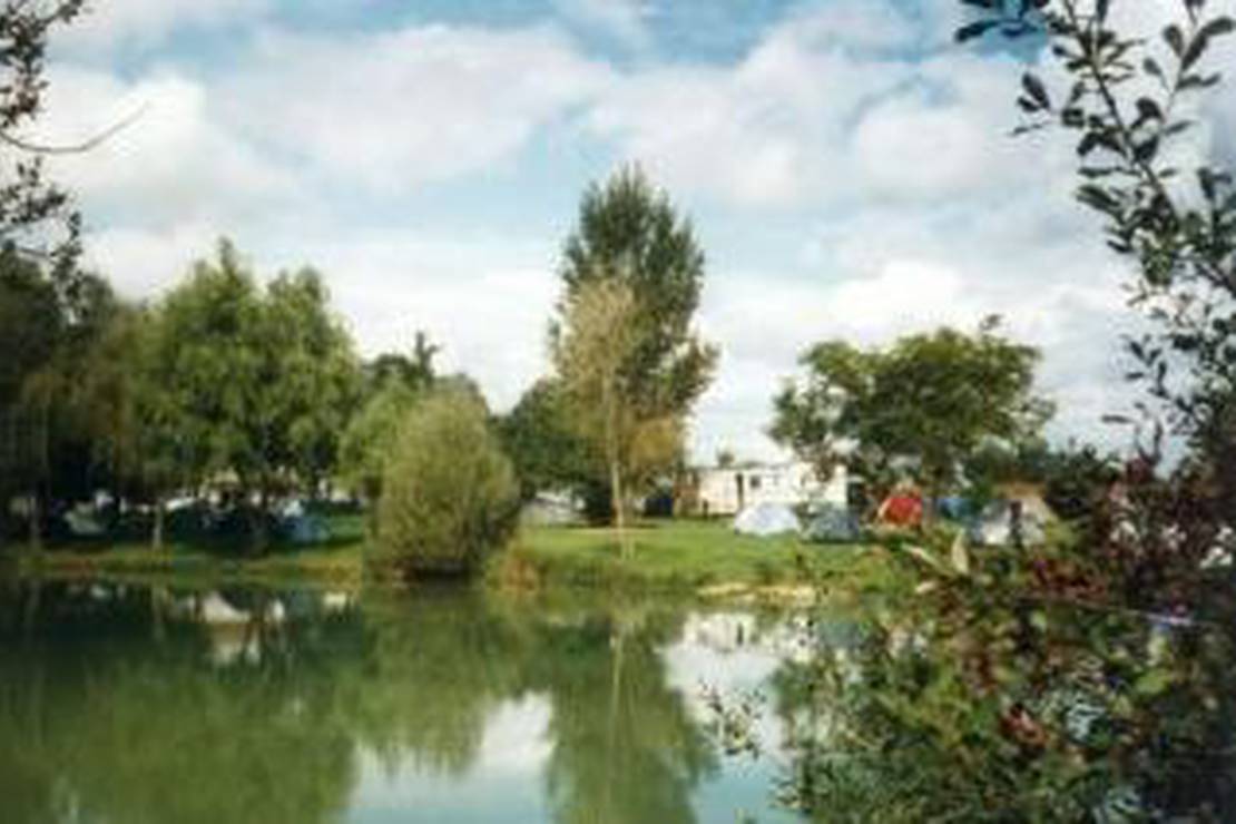 Camping a la ferme de Bourrut Lacouture Jean-paul 3