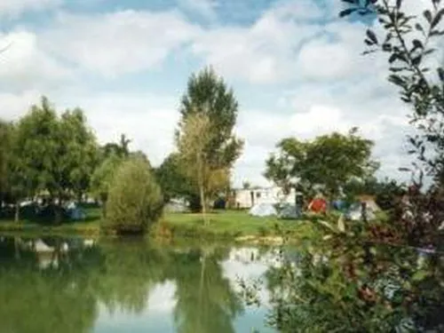 Camping a la ferme de Bourrut Lacouture Jean-paul 2