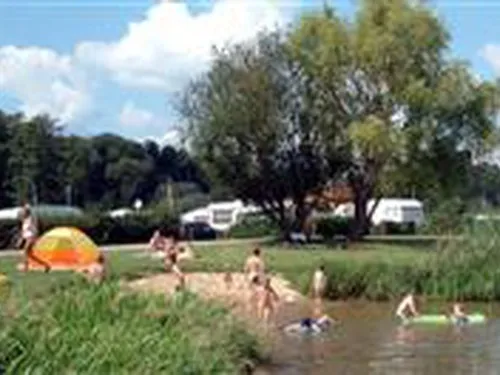 Camping am See 5