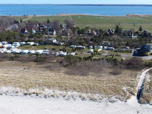 Camping an den Stranddünen 4