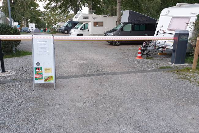 ab 20:00 geschlossen