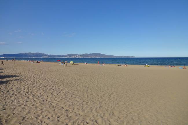 Schöner Strand mit klarem Wasser und v.a. ohne Mücken!
