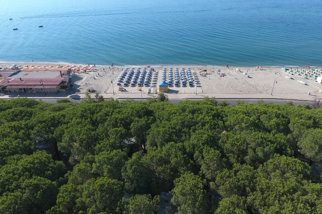 Captivating Red Sunset Over Reggio Calabria, image size:1110x740