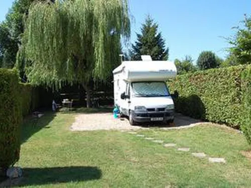 Camping Chateau De Bouafles 4