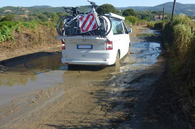 Die Zufahrt zum Campingplatz sah für ca 1 KM so aus. 