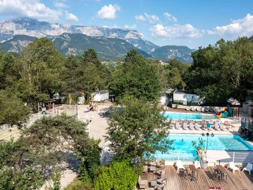 Flower Camping de La Pinède 3