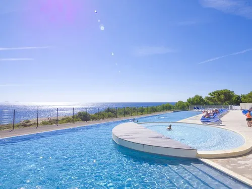 Campsite Camping De L Arquet Cote Bleue In Provence Alpes Cote D Azur Camping Info