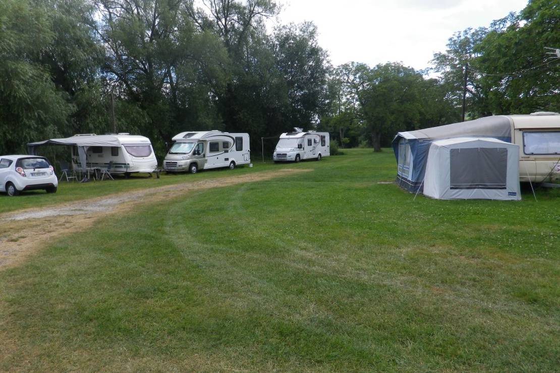 Camping Des Etangs De Mandre 5