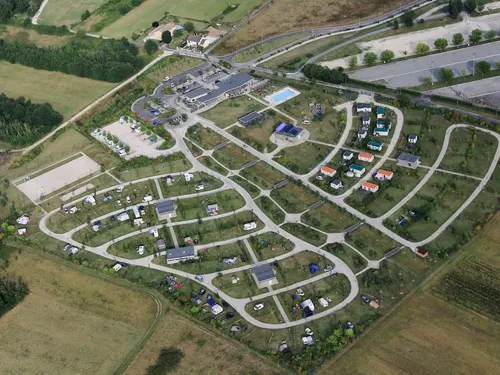 Camping Bel Air Village Le Plan d'Eau 6