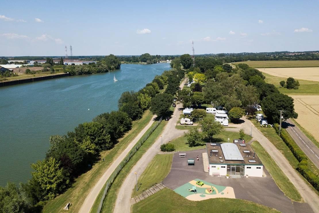 Camping du Pont de Bourgogne 8