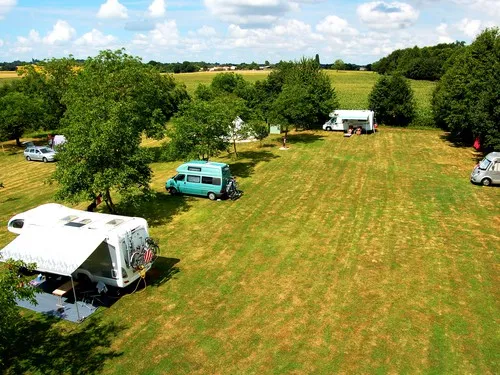 Camping & Gites La Foret de Tesse 4