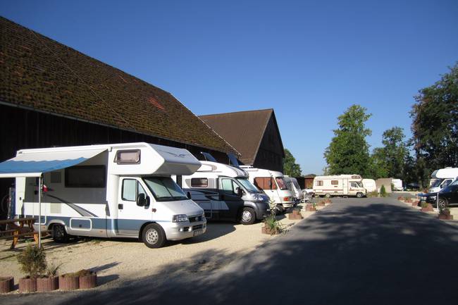 Stellplätze auf dem Gutshof