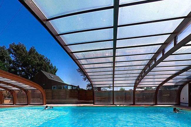 Piscine 1st April, 30th September. Covered, 28 degrees.