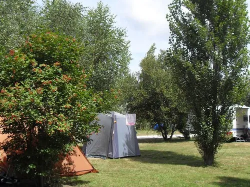 Camping Le Bonheur est dans le pré 3
