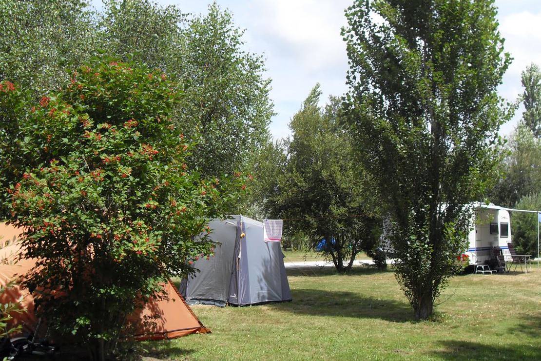 Camping Le Bonheur est dans le pré 4