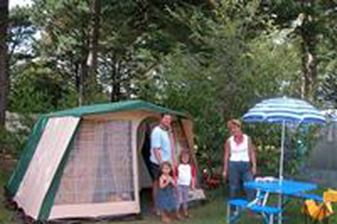 Camping Le Château Du Petit Bois 4