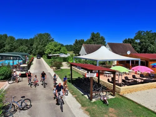 Camping Le Plein Air Des Bories 3