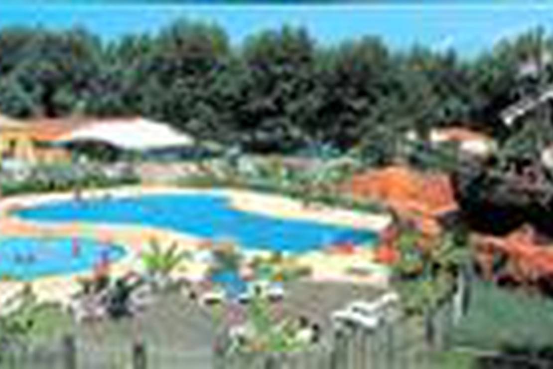 Camping Le Village Corsaire des 2 Plages 4