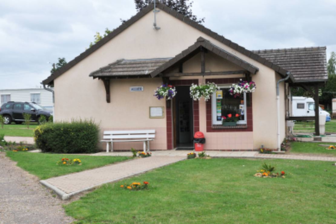 Camping Les Berges De L'iton 3