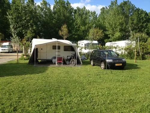Camping Les Berges du Canal 5