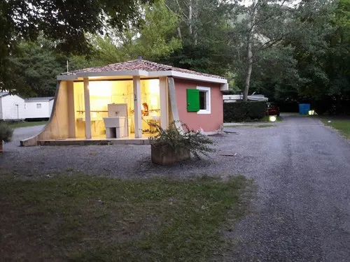 Camping Les Eaux Chaudes 4