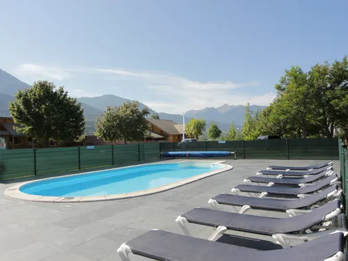 CAMPING Le Domaine des Ecrins 3