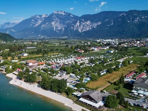 Camping Mario Village 8