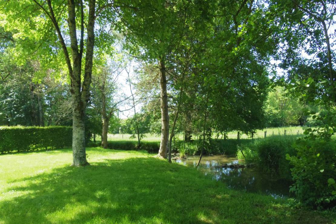 Camping Municipal de Chavannes sur Suran 4