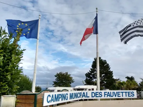 Camping Municipal Des Fauvettes 4