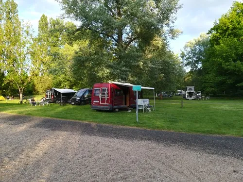 Camping municipal du Lac** 5