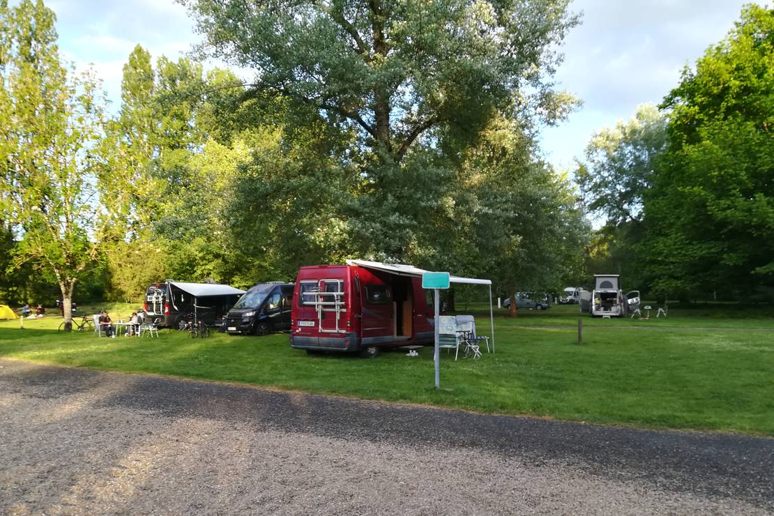 Camping municipal du Lac** 6