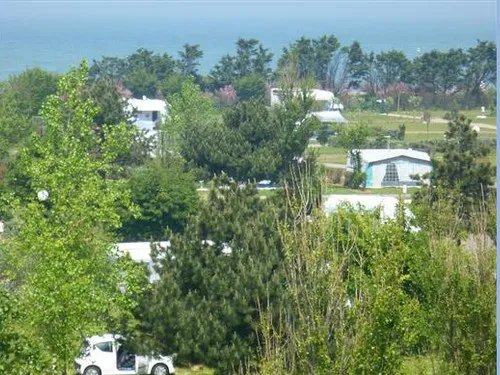 Camping Municipal Le Champ De Course 4