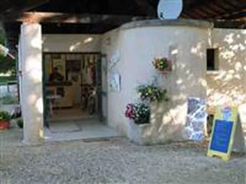 Camping Municipal Le Parc Du Chateau 4