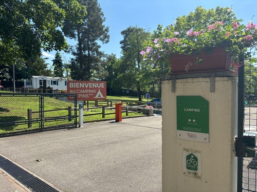 Camping Les Pins **