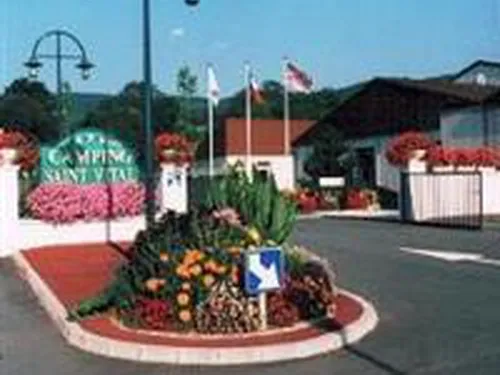 Camping Municipal Saint Vital 6
