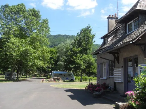 Camping Municipal (Vic Sur Cere) 3