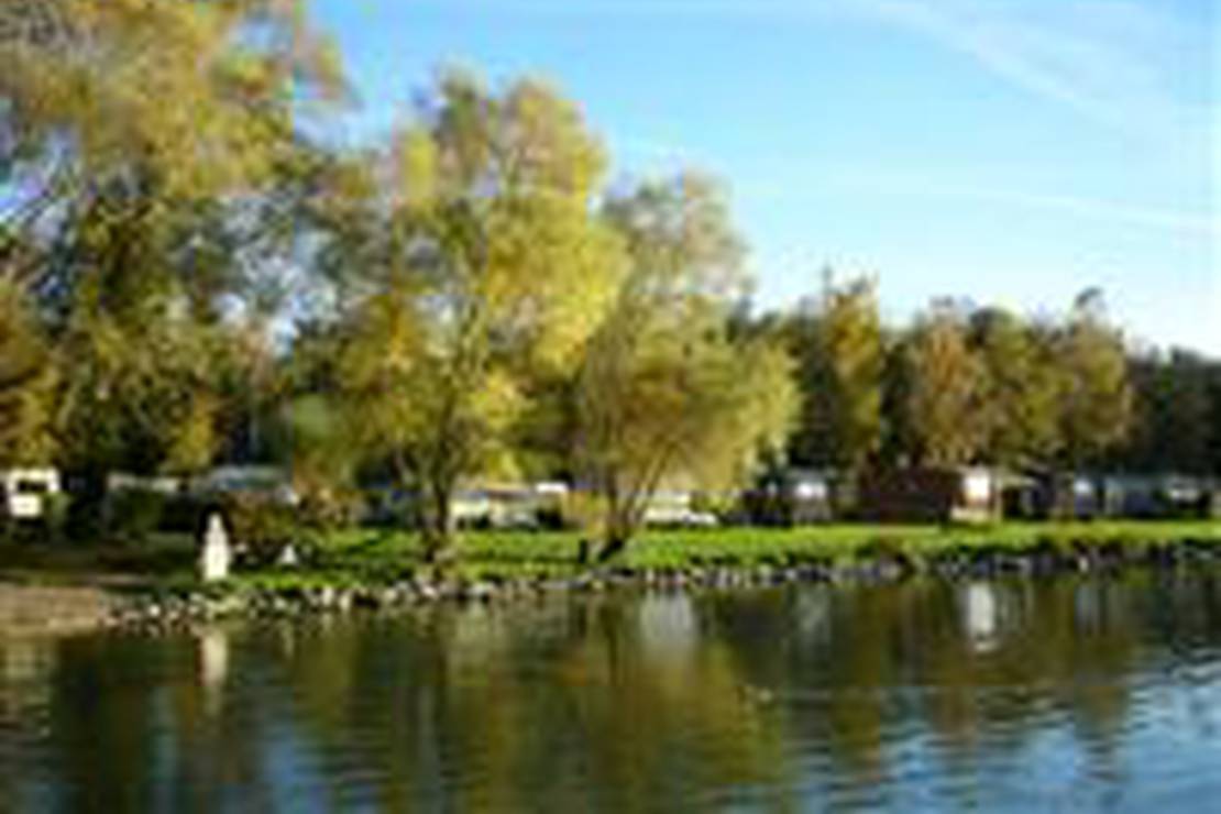 Campingplads Camping Muntelier i Schweiz NordVest camping.info