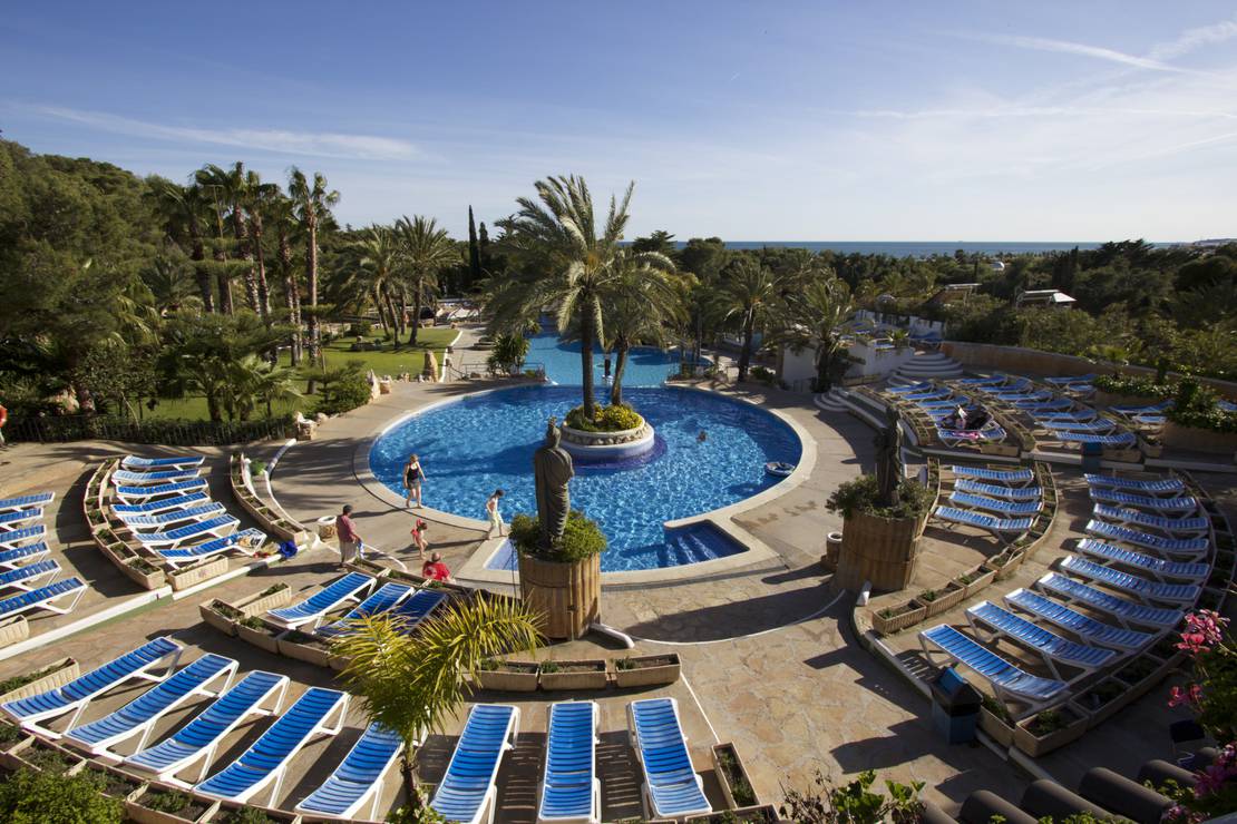 How far from the beach is Camping Playa Bara? - Main photo