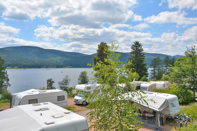 Camping mit Seeblick...